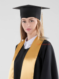 Мантия выпускника бакалавра с золотым галстуком и шапочкой